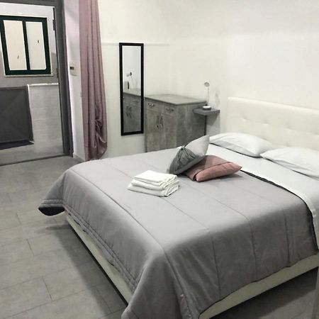 Il Basso Della Nonna Napels Buitenkant foto